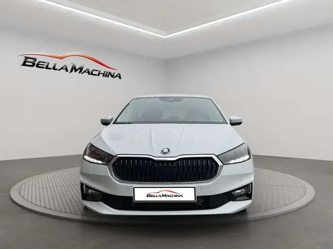 Usado Skoda Fabia Selection 116 CV (85 kW) 2025 Blanco Utilitario
