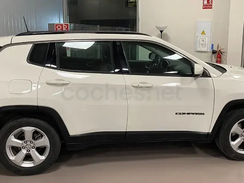Usado Jeep Compass Limited 140 CV (102 kW) 2019 Blanco SUV