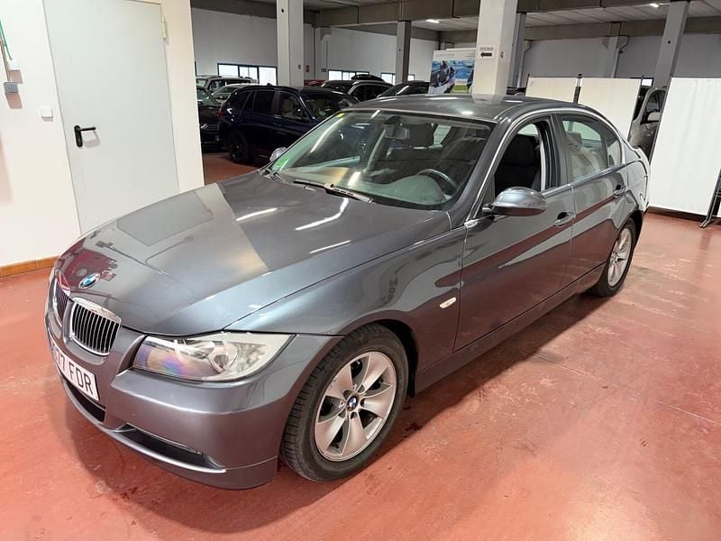 Usado BMW 325 Comfort Edition 218 CV (160 kW) 2006 Gris / plata Berlina