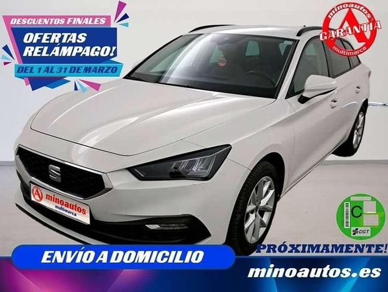 Usado Seat Leon Style 116 CV (85 kW) 2022 Blanco Familiar