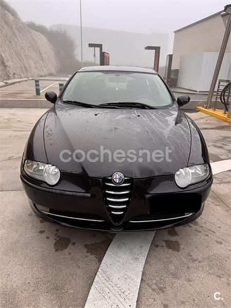 Usado Alfa Romeo 147 Progression 115 CV (84 kW) 2003 Negro Utilitario