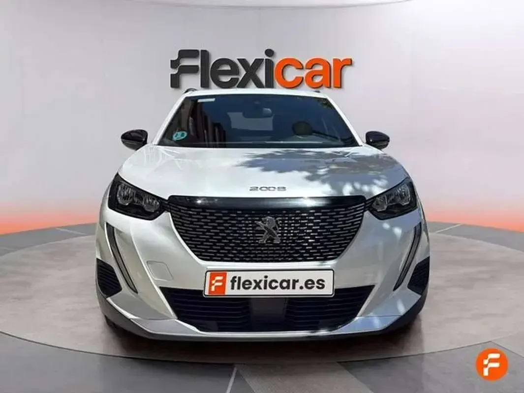 Usado Peugeot 2008 Allure 131 CV (96 kW) 2023 Blanco SUV