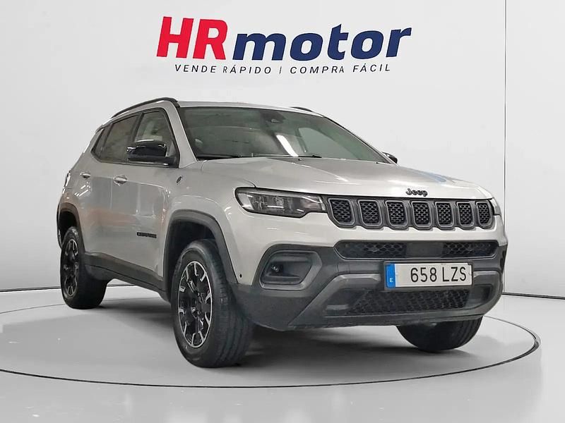 Gris Usado 2022 Jeep Compass Trailhawk SUV | 19.980 € (Buen precio) - Imagen 1/4