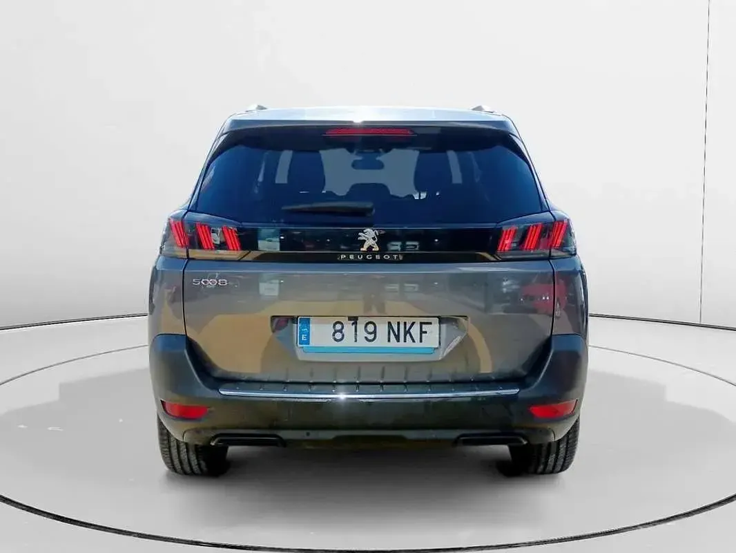 Usado Peugeot 5008 Allure 131 CV (96 kW) 2024 Gris SUV