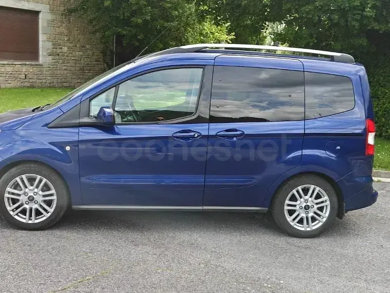 Usado Ford Tourneo Courier Titanium 95 CV (69 kW) 2017 Azul Monovolumen