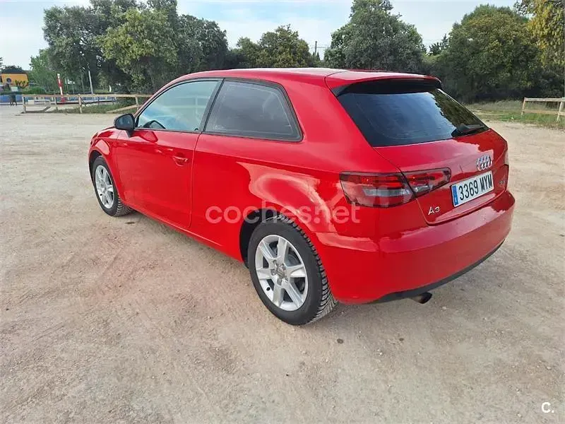 Usado Audi A3 Premium 105 CV (77 kW) 2013 Rojo Berlina