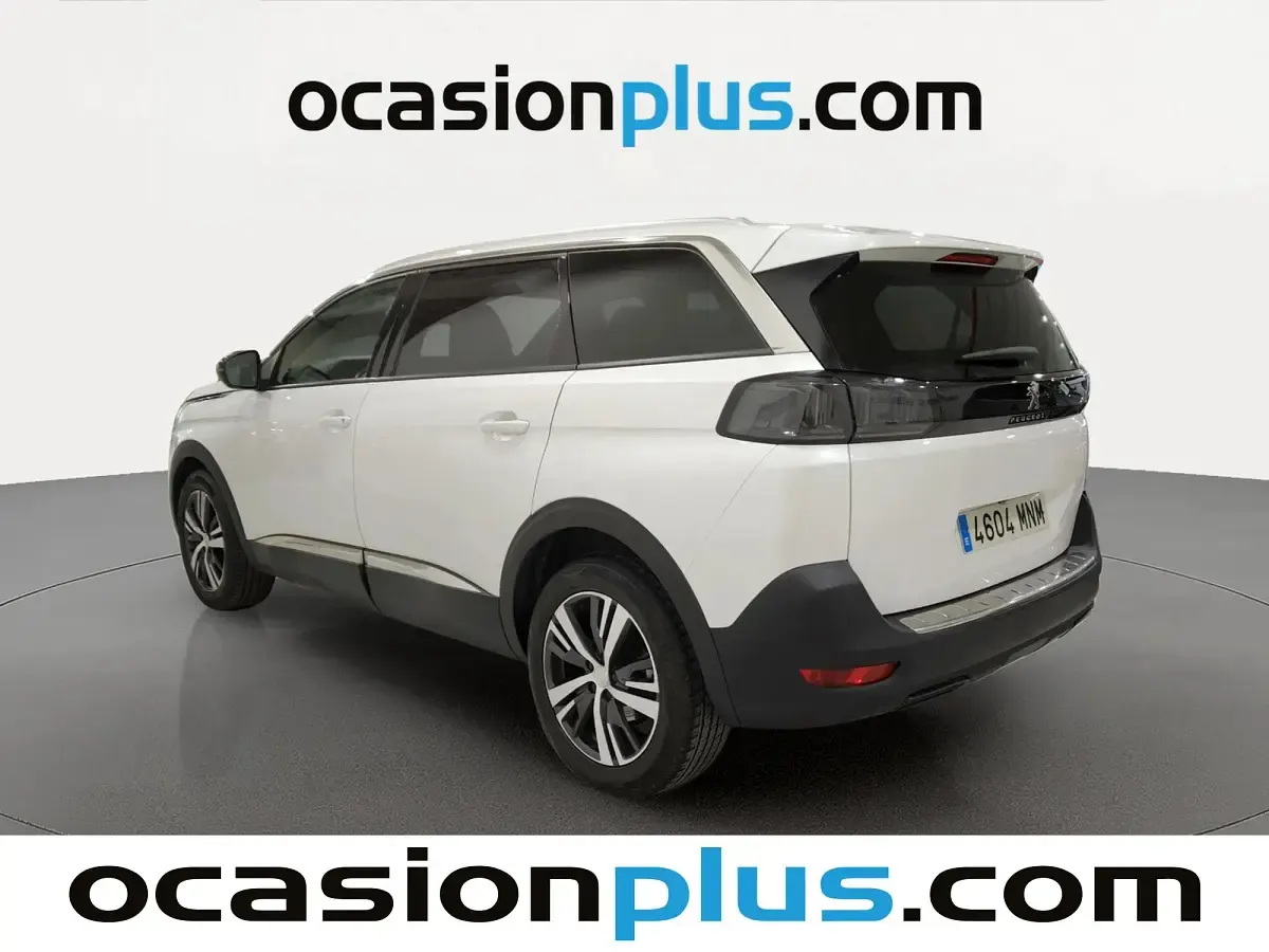 Usado Peugeot 5008 Allure 131 CV (96 kW) 2024 Blanco SUV