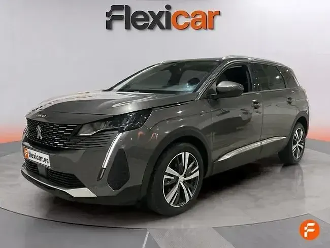 Usado Peugeot 5008 Allure 130 CV (95 kW) 2021 Gris SUV