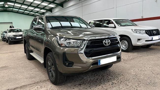 Usado Toyota HiLux Plus 151 CV (111 kW) 2023 Verde Pickup/Camioneta
