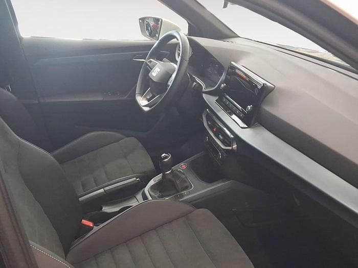 Usado Seat Arona Xperience 115 CV (84 kW) 2025 Gris SUV