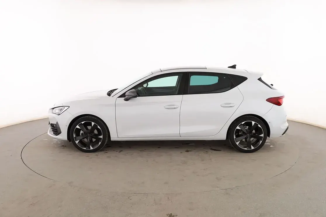 Usado Cupra Leon 150 CV (110 kW) 2024 Blanco Berlina