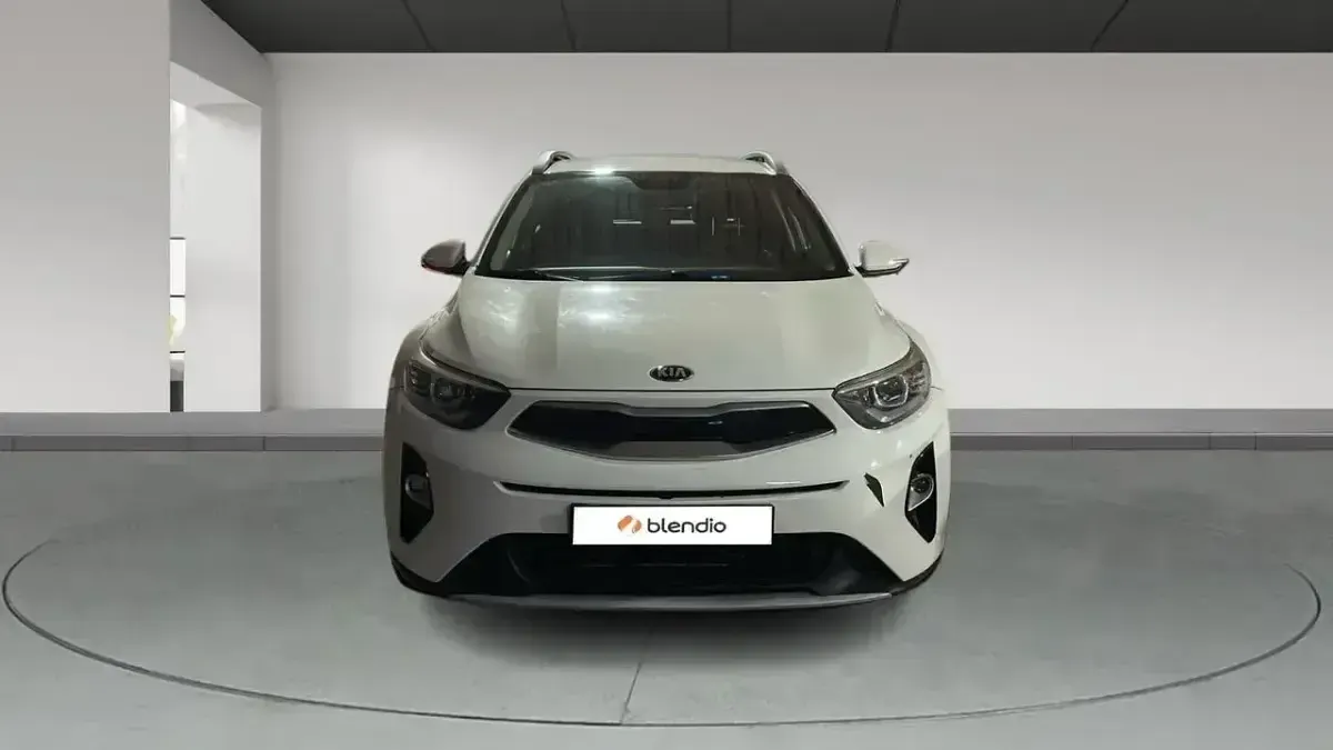 Usado Kia Stonic 100 HP (73 kW) 2019 Branco SUV