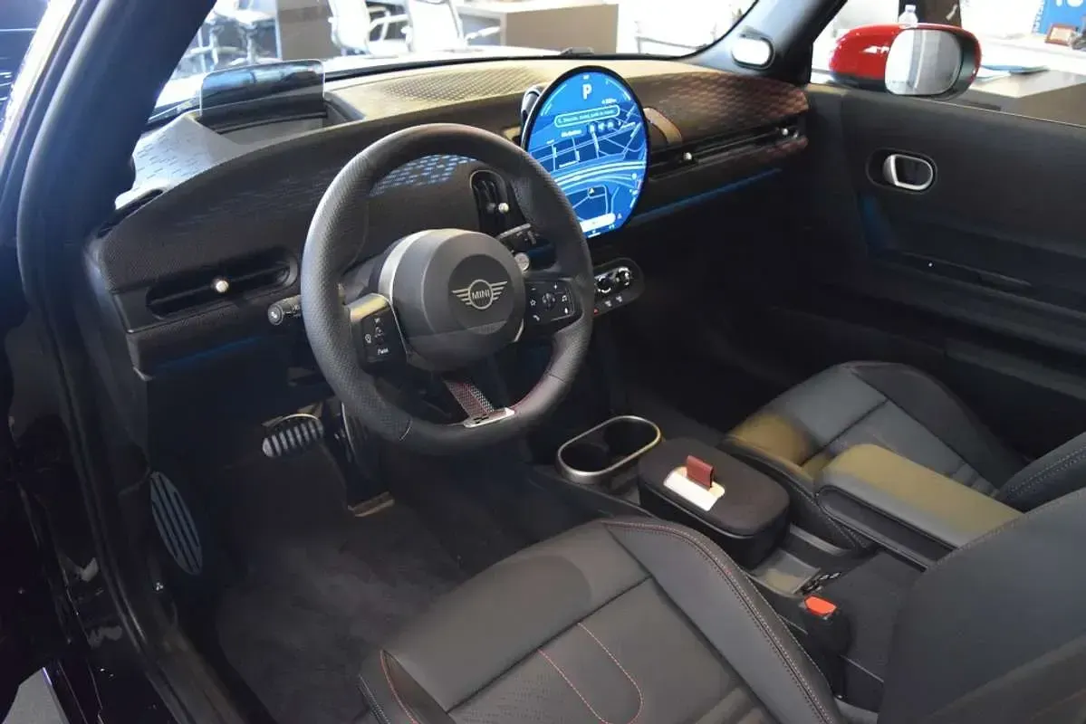 Usado Mini John Cooper Works 231 CV (169 kW) 2026 Negro Utilitario
