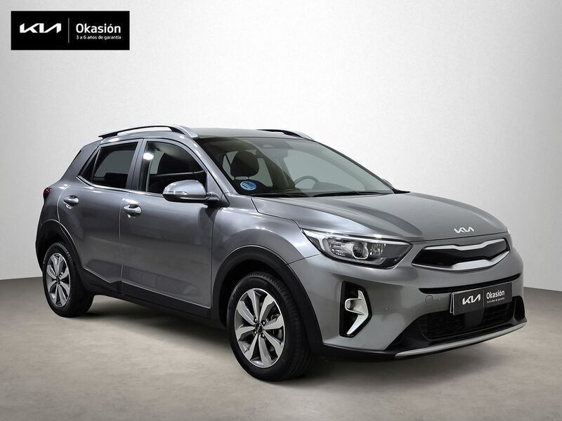 Gris Usado 2024 Kia Stonic SUV | 20.990 € (Un poco caro) - Imagen 1/4
