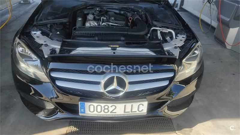 Usado Mercedes E200 75 CV (55 kW) 1993 Negro Familiar