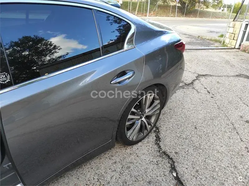 Usado Infiniti Q50 Sport Tech 364 CV (267 kW) 2018 Gris / plata Berlina