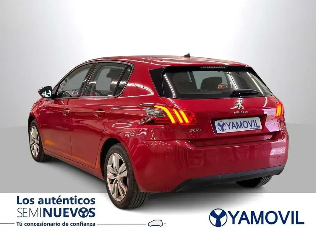 Usado Peugeot 308 Active 131 CV (96 kW) 2018 Rojo Utilitario