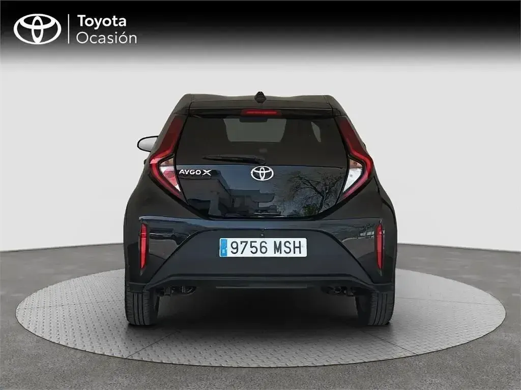Usado Toyota Aygo X Play 72 CV (52 kW) 2024 Negro SUV