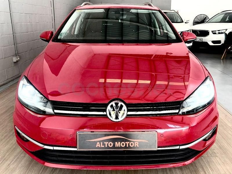 Usado VW Golf VII Sportline 115 CV (84 kW) 2018 Rojo Familiar