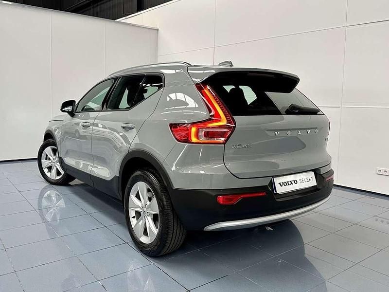 Usado Volvo XC40 Core 163 CV (119 kW) 2023 Gris SUV
