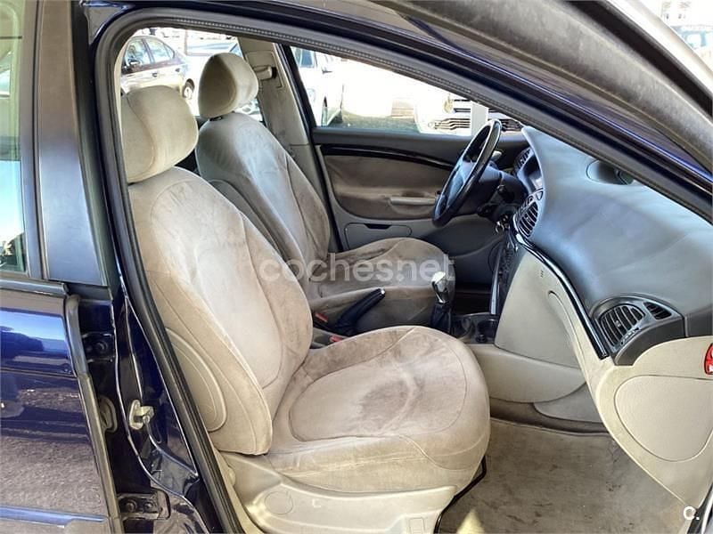 Usado Citroën C5 110 CV (80 kW) 2005 Azul Berlina