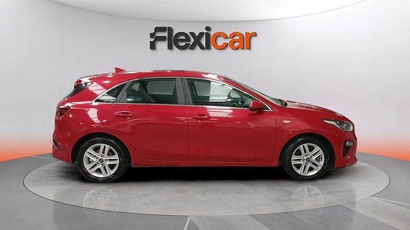 Usado Kia Ceed 120 CV (88 kW) 2021 Rojo Utilitario
