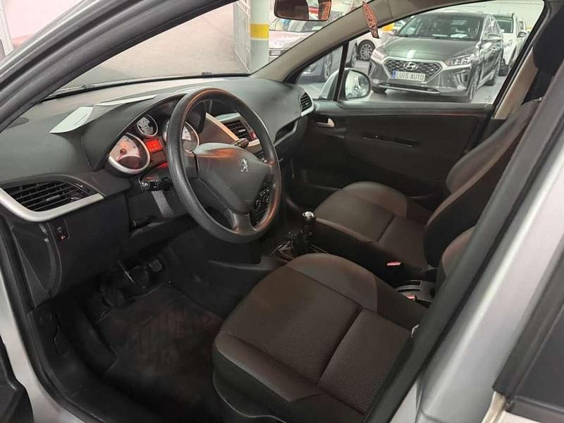 Usado Peugeot 207 Sportium 95 CV (69 kW) 2010 Gris Utilitario