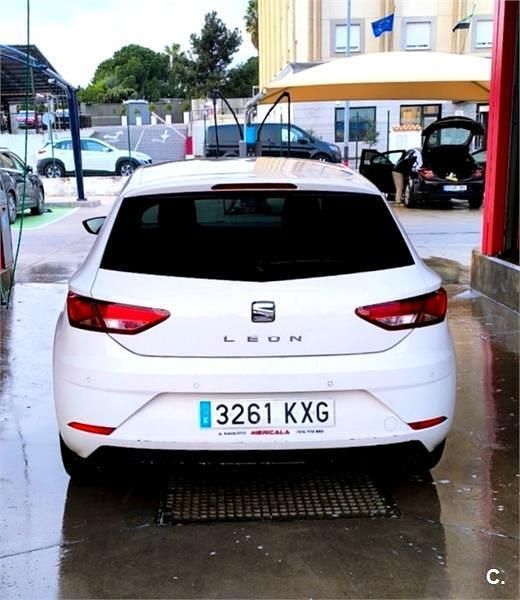 Usado Seat Leon ST Style 115 CV (84 kW) 2019 Blanco Familiar