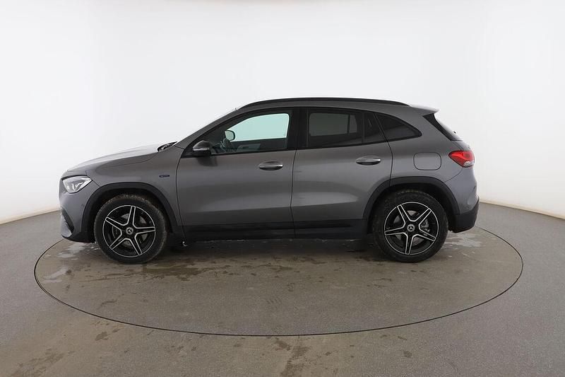 Usado Mercedes GLA250 AMG line 218 CV (160 kW) 2020 Gris SUV
