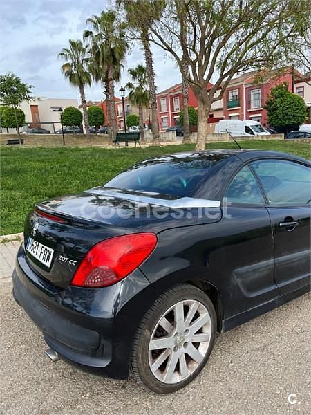 Usado Peugeot 207 CC Sport 110 CV (80 kW) 2007 Negro Descapotable