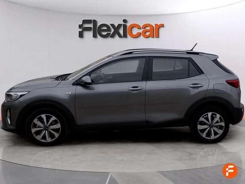 Usado Kia Stonic 84 CV (61 kW) 2023 Gris SUV
