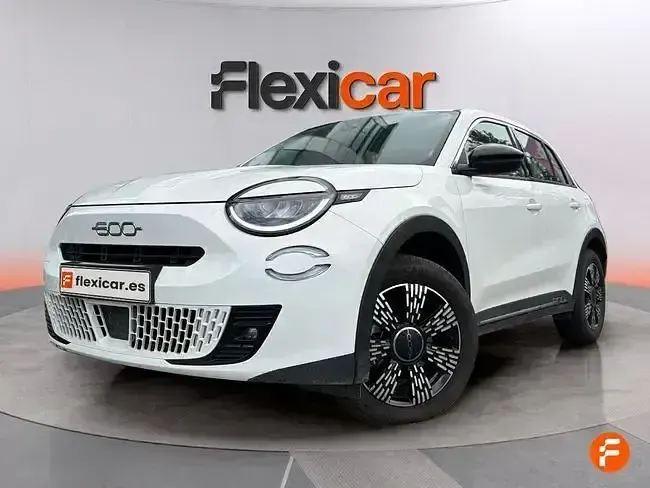 Usado Fiat 600 100 CV (73 kW) 2025 Blanco SUV