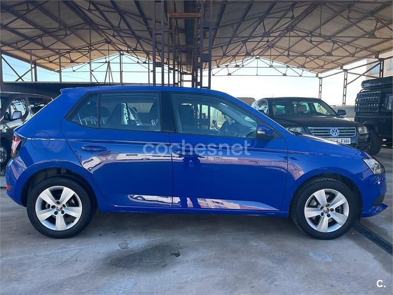 Usado Skoda Fabia Ambition 110 CV (80 kW) 2019 Azul Berlina
