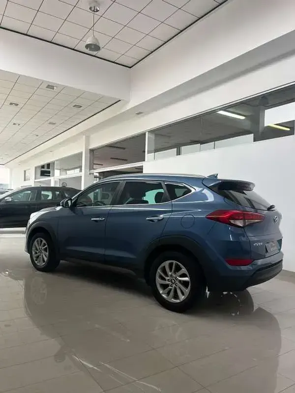 Usado Hyundai Tucson 115 CV (84 kW) 2016 Azul SUV