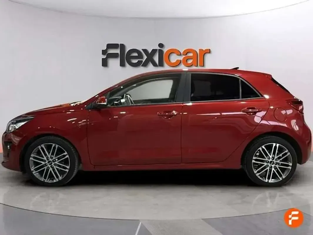 Usado Kia Rio Sport 84 CV (61 kW) 2021 Rojo Utilitario