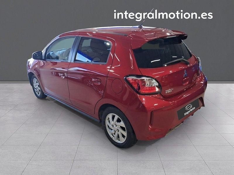 Usado Mitsubishi Space Star Motion 70 CV (51 kW) 2024 Rojo Berlina
