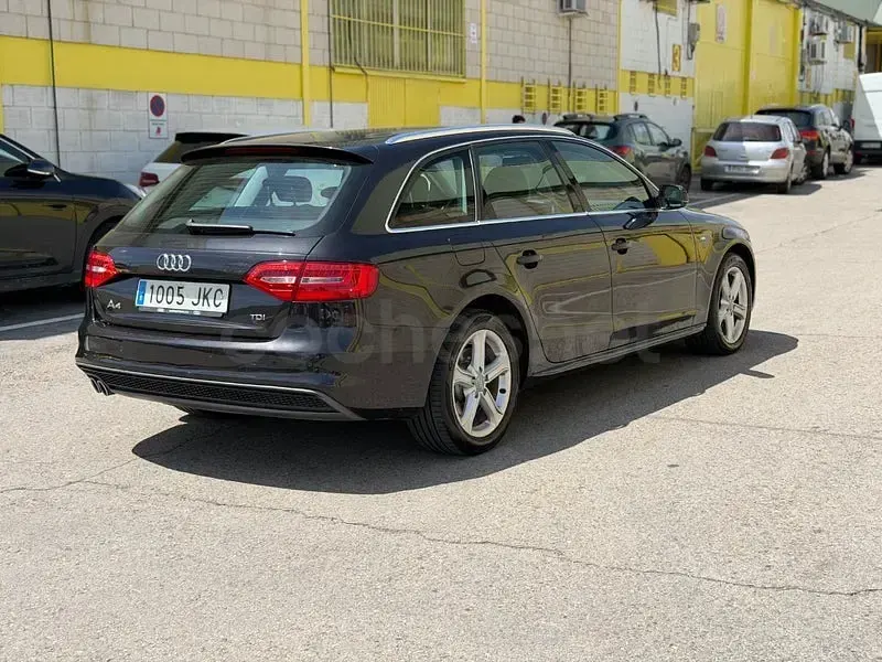 Usado Audi A4 S-Line 190 CV (139 kW) 2016 Gris / plata Familiar