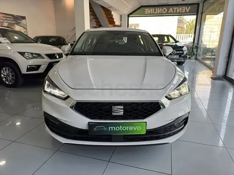 Usado Seat Leon Style 115 CV (84 kW) 2021 Blanco Berlina