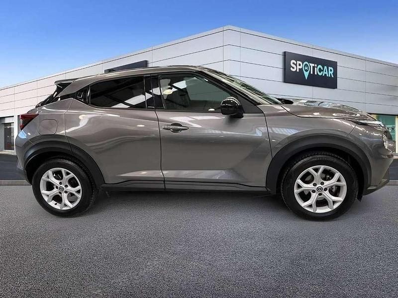Usado Nissan Juke N-Connecta 114 CV (83 kW) 2022 Gris SUV