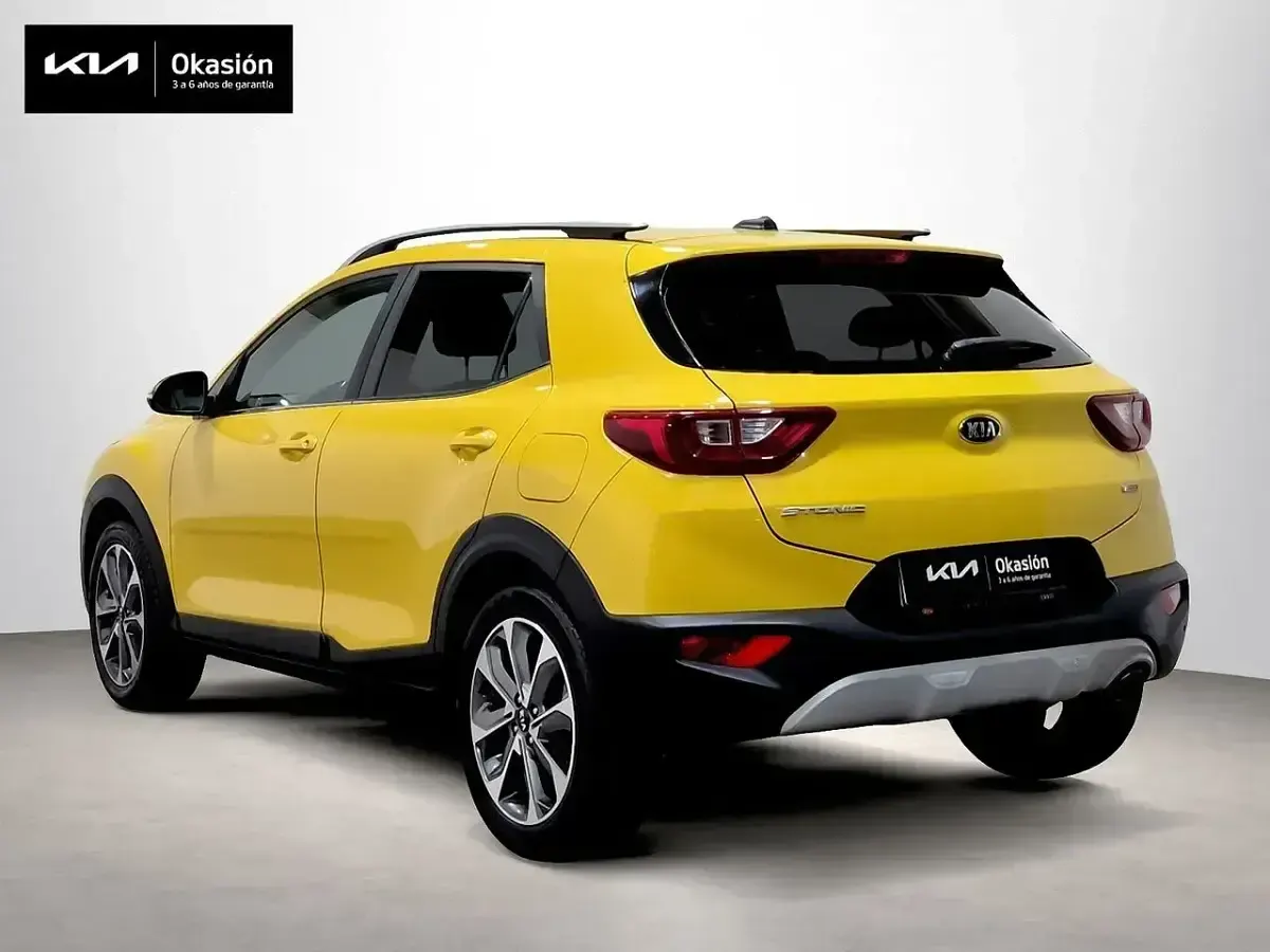 Usado Kia Stonic 120 CV (88 kW) 2017 Amarillo SUV