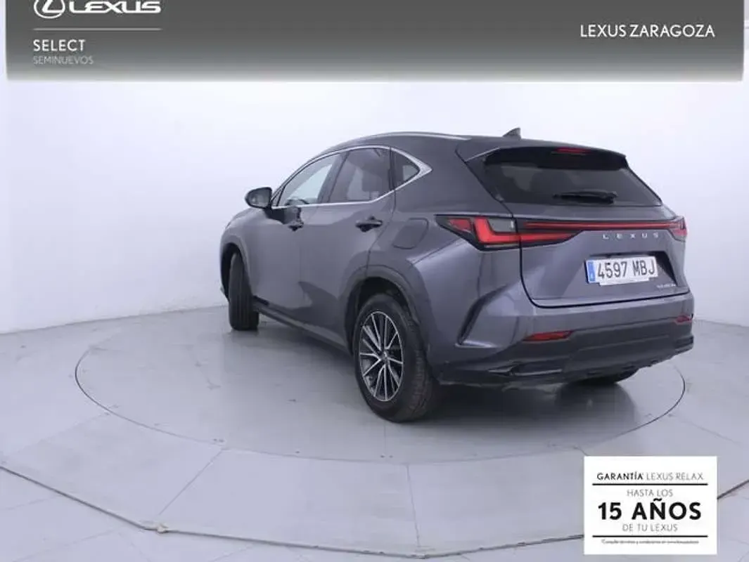 Usado Lexus NX300h Executive Line 306 CV (225 kW) 2022 Gris SUV