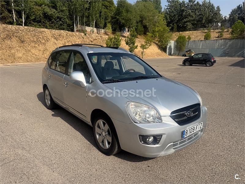 Gris / plata Usado 2007 Kia Carens Active Monovolumen | 3200 € (Buen precio) - Imagen 1/4