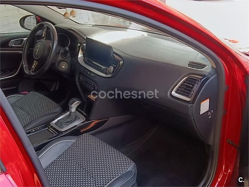 Usado Kia XCeed 160 CV (117 kW) 2022 Rojo SUV