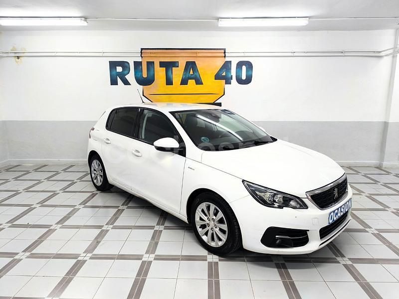 Usado Peugeot 308 Style 100 CV (73 kW) 2019 Blanco Berlina
