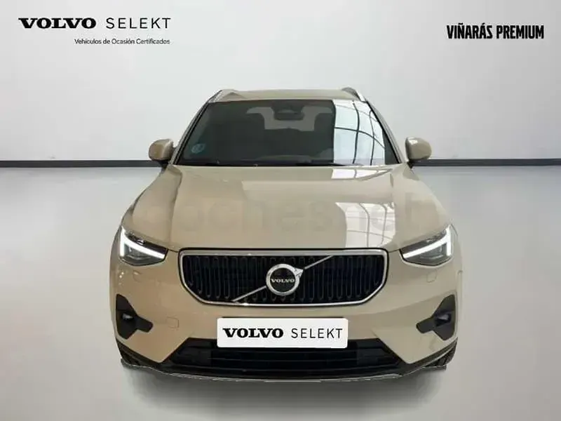 Usado Volvo XC40 Core 163 CV (119 kW) 2025 Beige SUV