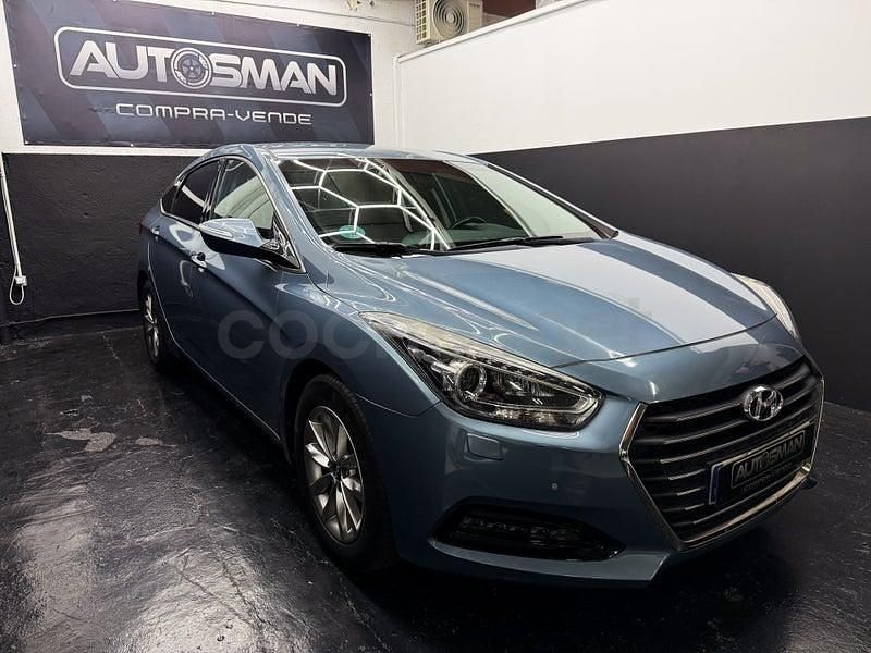 Usado Hyundai i40 115 CV (84 kW) 2017 Azul Familiar