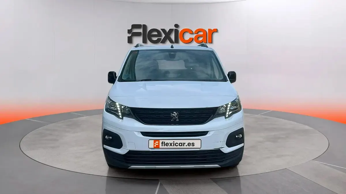 Usado Peugeot Rifter Allure 101 CV (74 kW) 2026 Blanco Monovolumen