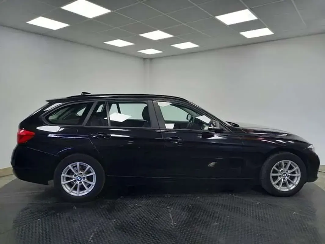 Usado BMW 318 143 CV (105 kW) 2019 Negro Familiar