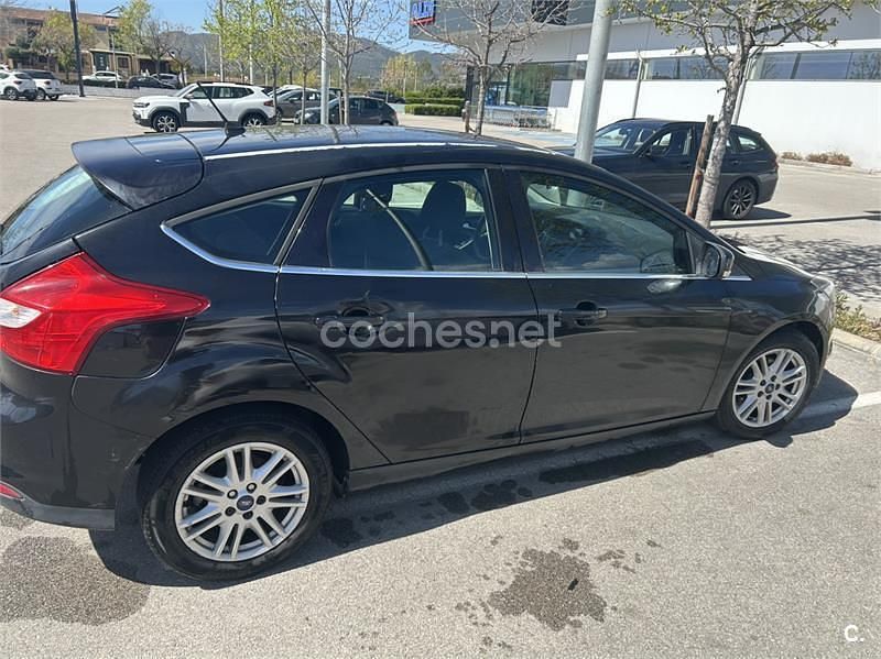 Usado Ford Focus Trend 125 CV (91 kW) 2013 Negro Berlina