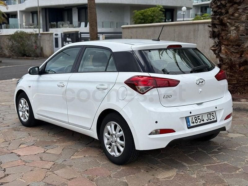 Usado Hyundai i20 84 HP (61 kW) 2017 Branco Sedan